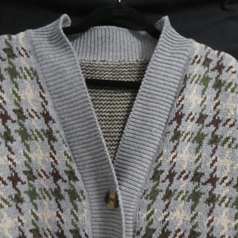 Heavy Wool Blend Houndstooth Button-Up Cardigan | xl - extra large | V-Neck - Picture 4 of 15
